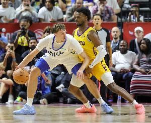 布朗尼谈防守弗拉格：他比我高了15厘米 我就是站住自己的位置