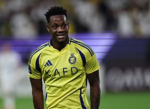 杜兰：作为中锋我的偶像是伊布 C罗是个杰出球员&优秀的人