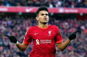 记者：迪亚斯离开利物浦在东京的训练营，预计一两天内转会拜仁