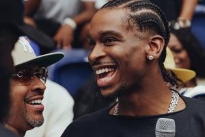 梦幻联动！SGA邀请艾弗森来自己的训练营活动发表讲话