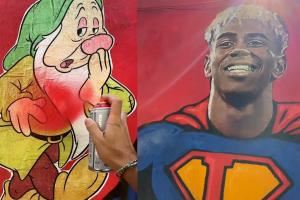 亚马尔的壁画已经由创作者修复，此前曾被7个小矮人的涂鸦破坏