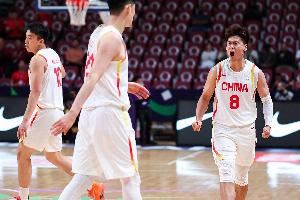 媒体人：小组赛中国队部分球员状态起伏 但全队互相帮助共渡难关