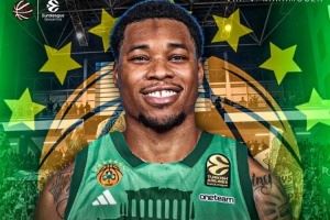 成香饽饽！霍姆斯：帕纳辛纳科斯不断追求我 让我觉着自己很重要