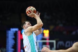 阿夫迪亚：会向队友提供防东契奇的建议 我们会保持侵略性