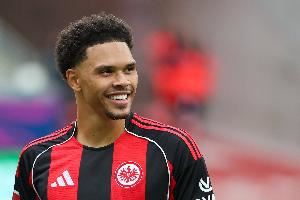 21岁后卫纳姆迪-科林斯上演德国队首秀，是法兰克福近11年来首人