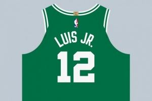 绿军双向球员RJ-刘易斯将身穿12号 球衣上一任主人是克雷格