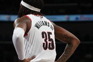 3月接受左膝手术！罗威：伤病太折磨人了 目前还不清楚何时能复出