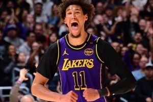 海斯：上赛季结束我与雷迪克和佩林卡进行了会面 他们希望我回来