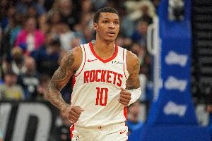 火力充足！小史密斯半场11中5拿下16分4板 首节独得11分