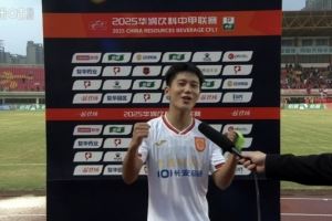 激动😂向余望：重庆！中超回来了！哦不对，中超！重庆回来了！